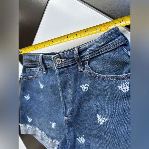 Hollister high rise mom shorts NWOT 26" - Picture 6 of 8